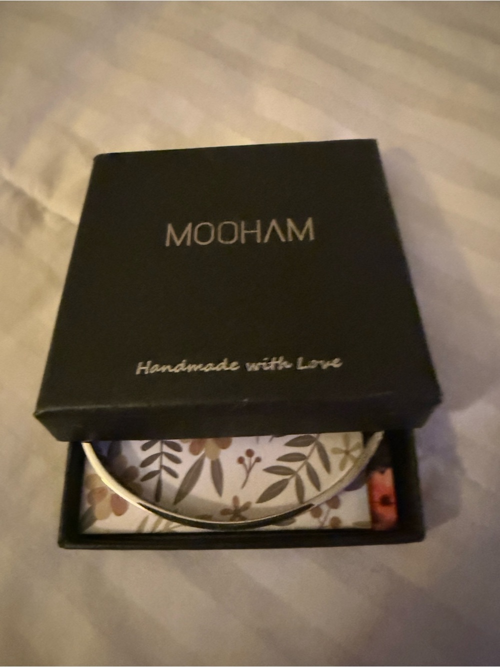 Silver Leaf-Engraved Cuff Bracelet - Silver - Picture 3 of 3